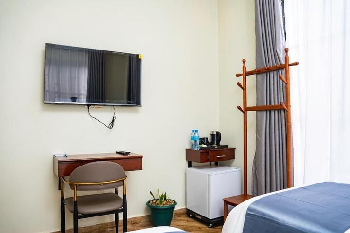Room 4 of 39