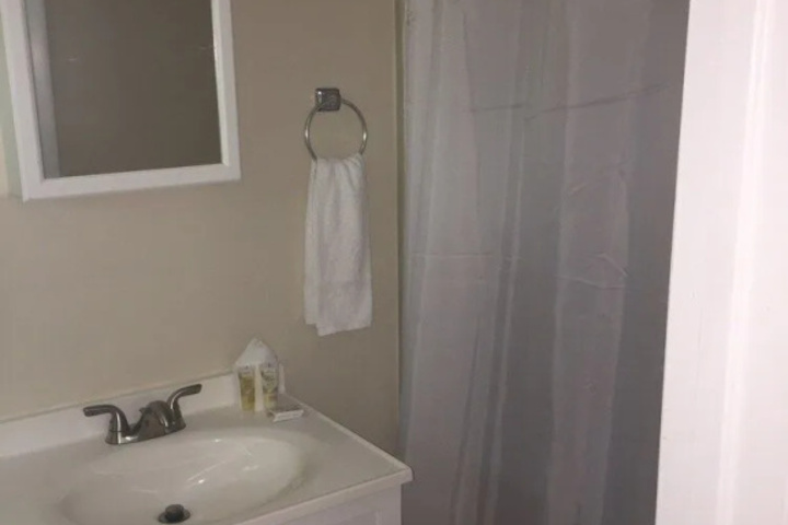 Room 6 of 14