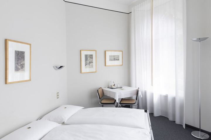 Room 5 of 70