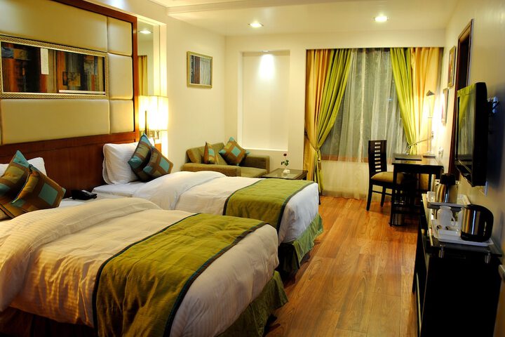 Room 4 of 34