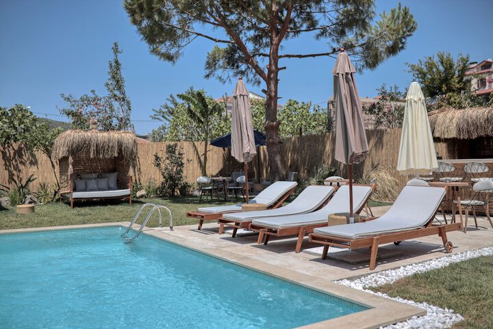 Pool 23 of 51