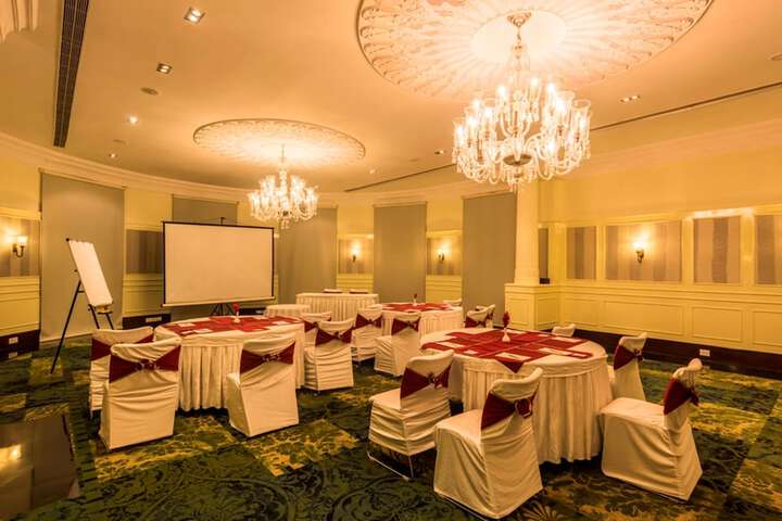 Ballroom/Hall 63 of 94