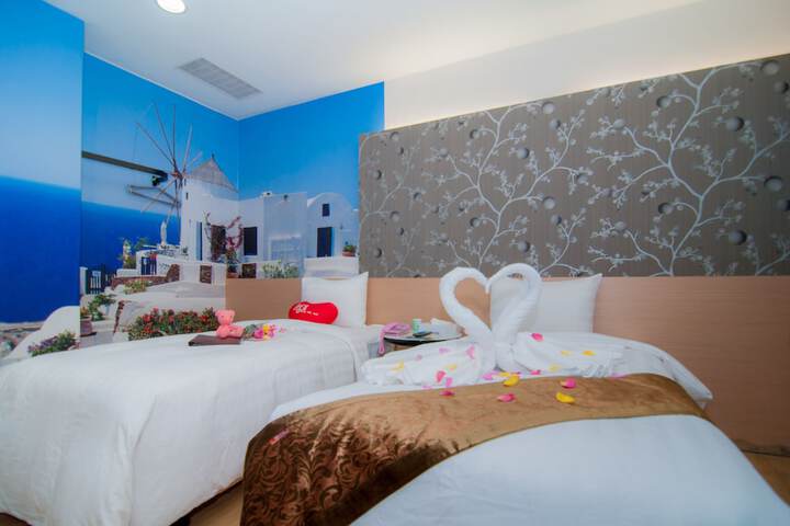 Room 6 of 15