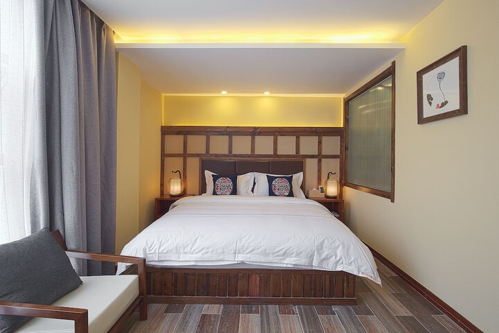 Room 9 of 35