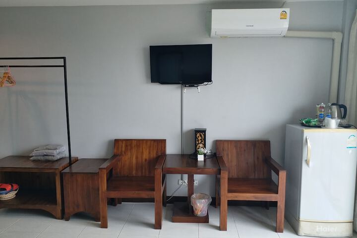 Room 32 of 67