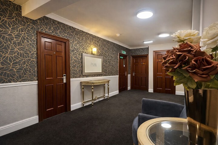 Ballroom/Hall 48 of 54
