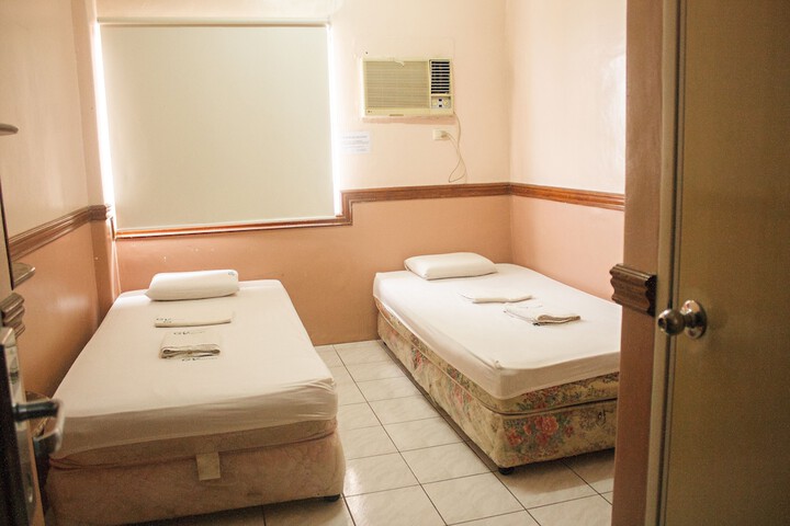 Room 7 of 31