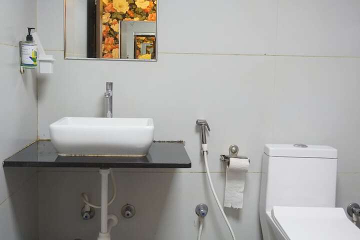 Room 84 of 128