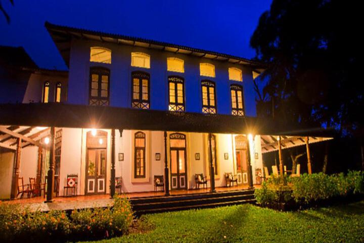 Hotel 4 of 7