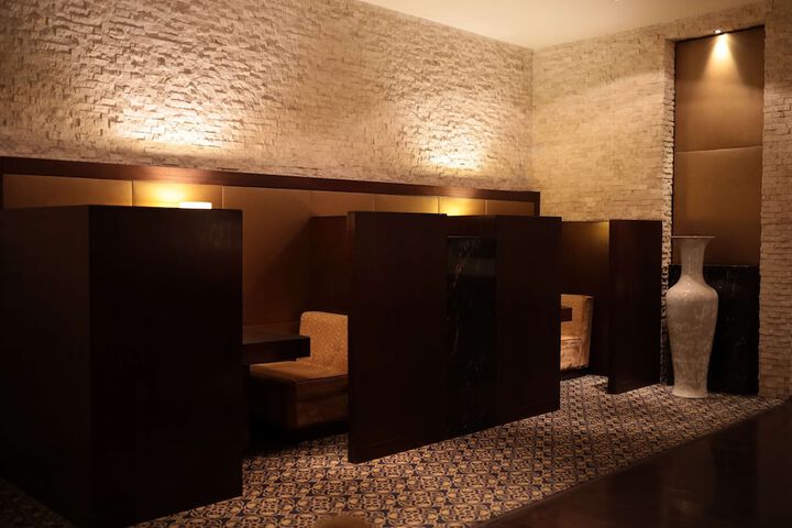 Lounge 73 of 92