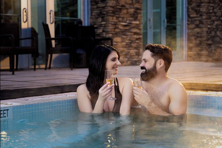 Pool Hotel