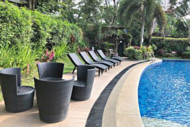Pool 45 of 60