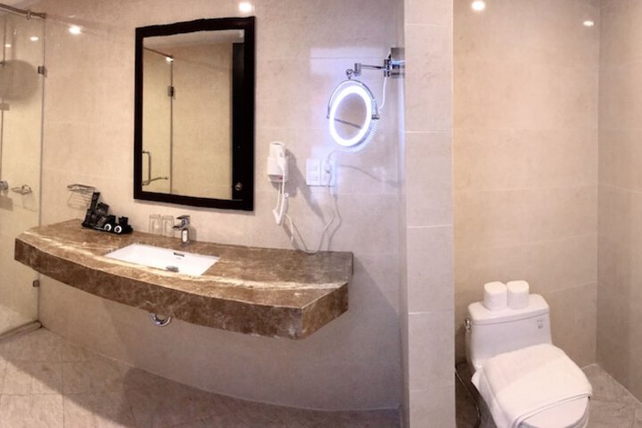 Room 40 of 65