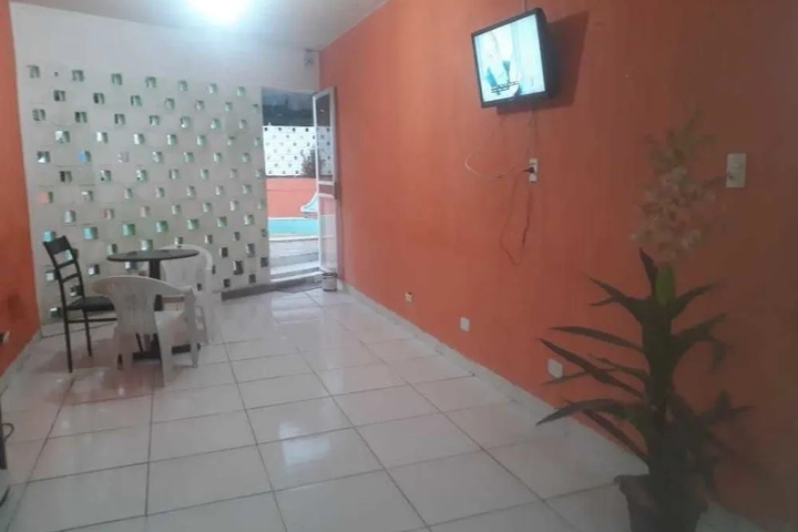 Room 9 of 15