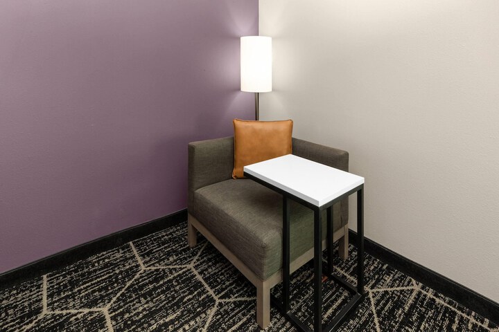 Room 10 of 36