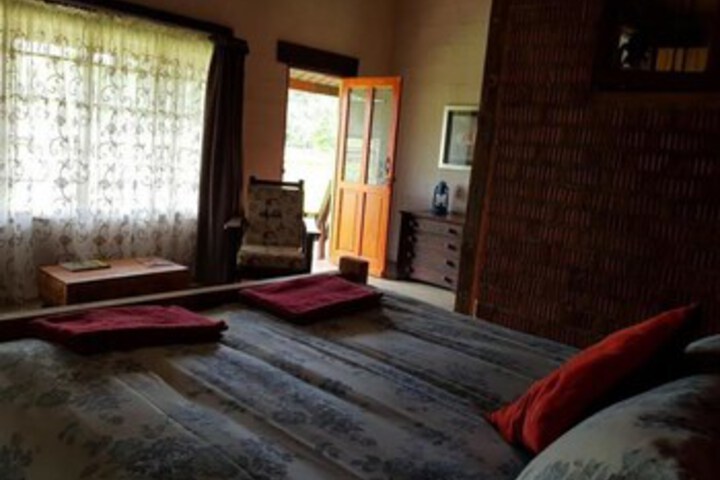 Room 7 of 33