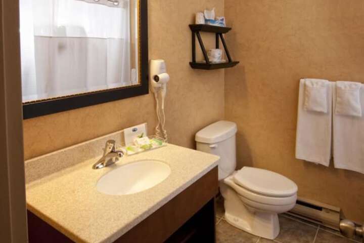 Room 11 of 34