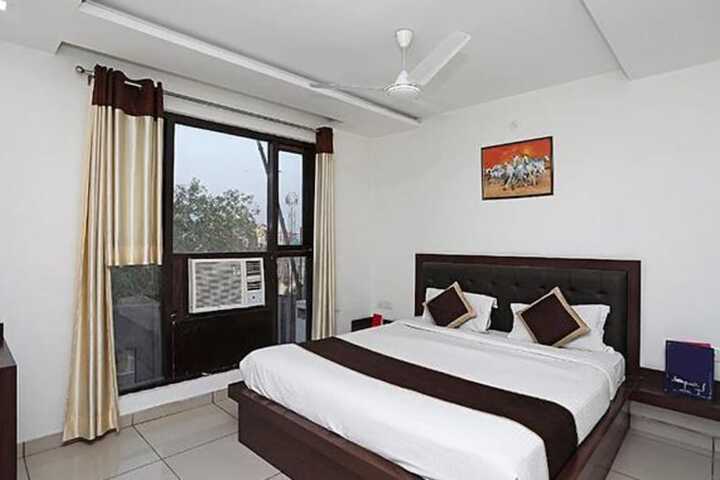 Room 10 of 19