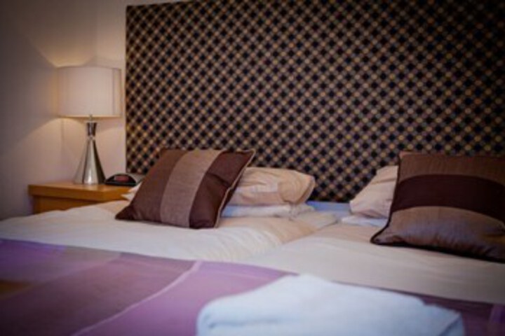 Room 53 of 60