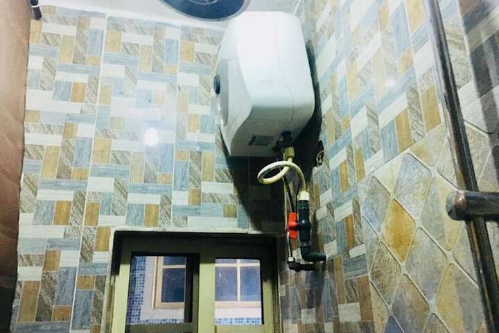 Room 10 of 14