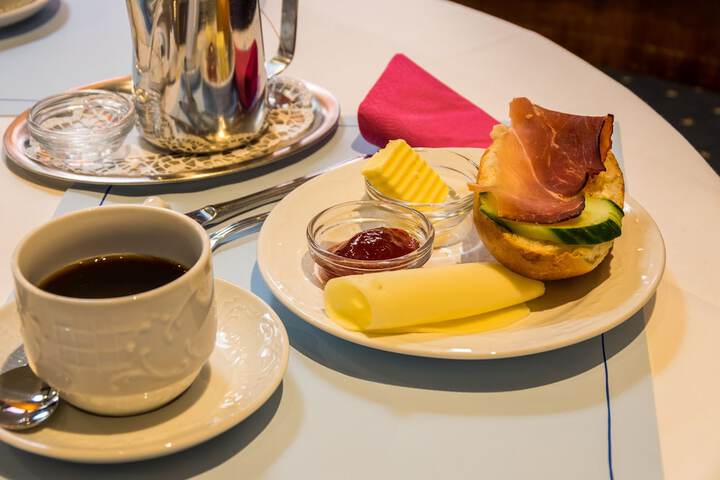 Breakfast/Coffee Service 29 of 39