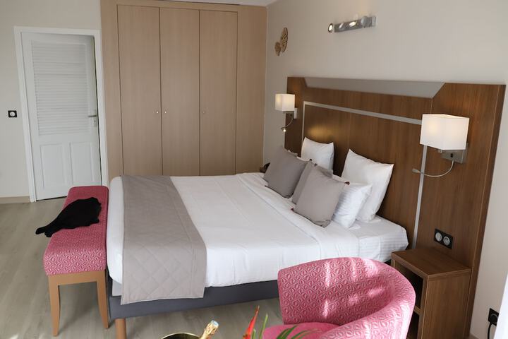 Room 34 of 97
