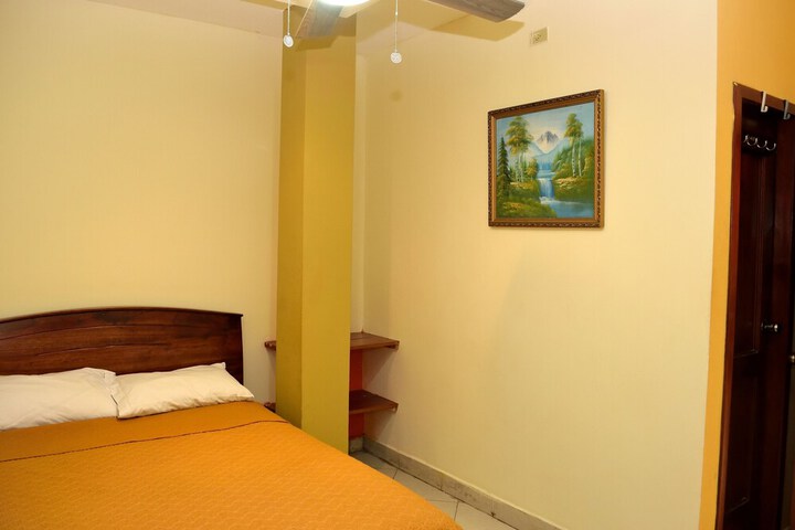 Room 8 of 10