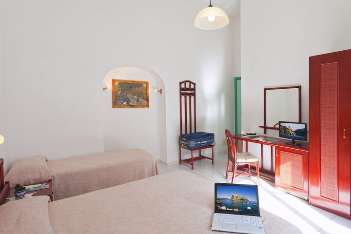 Room 3 of 58