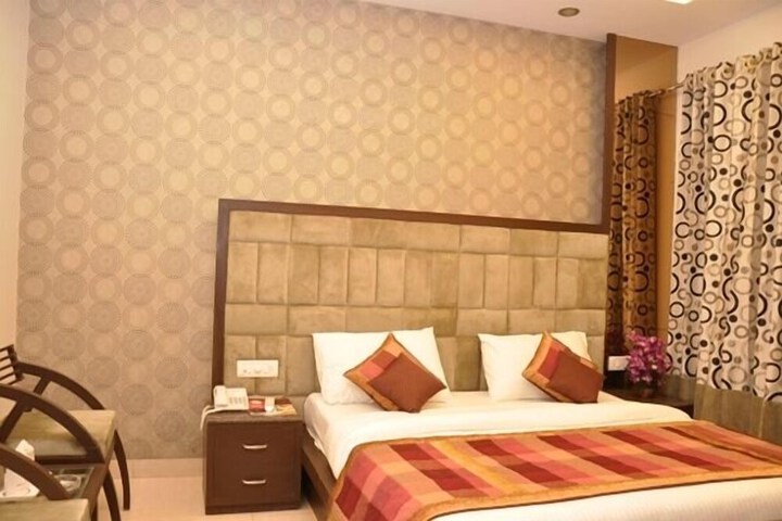 Room 15 of 31