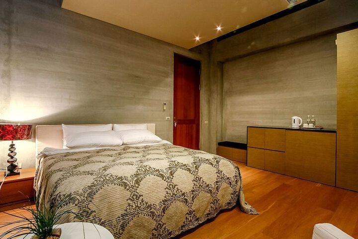 Room 15 of 43