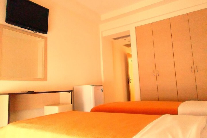 Room 10 of 41