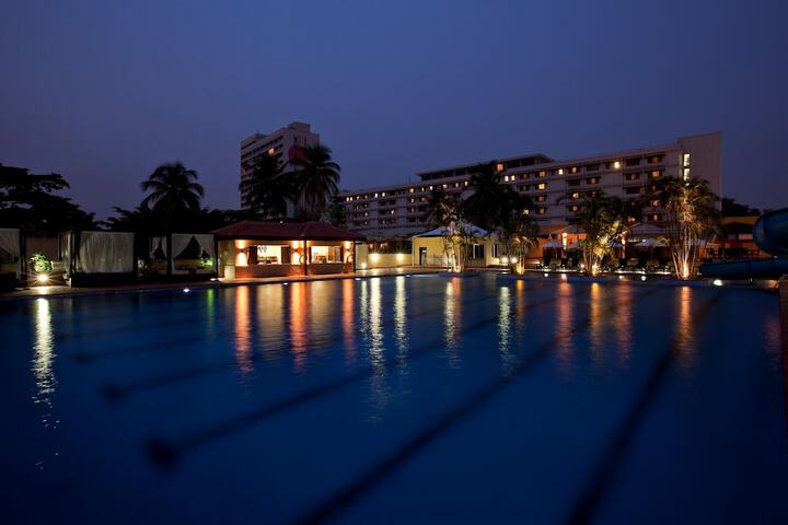 Hotel with Pool