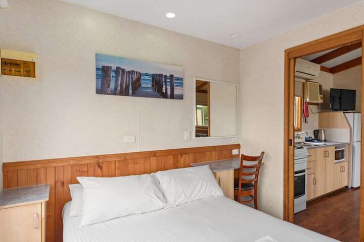 Room 4 of 131