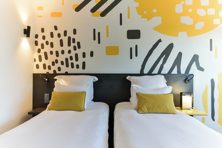 Room 25 of 92