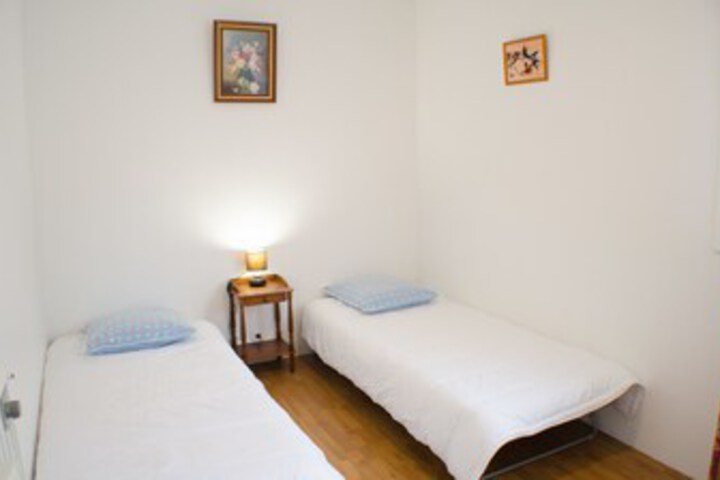 Room 11 of 13