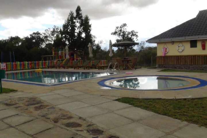 Pool 15 of 26