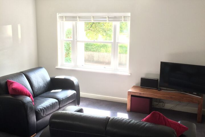 Room 7 of 12