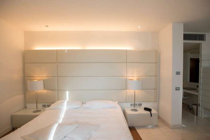 Room 13 of 119
