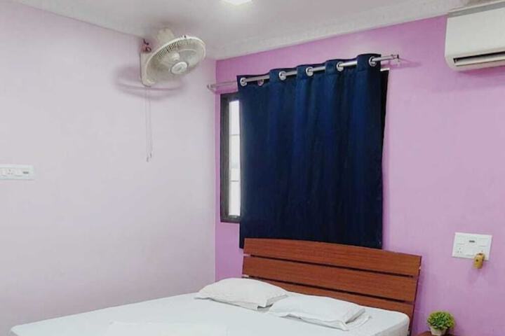 Room 3 of 9