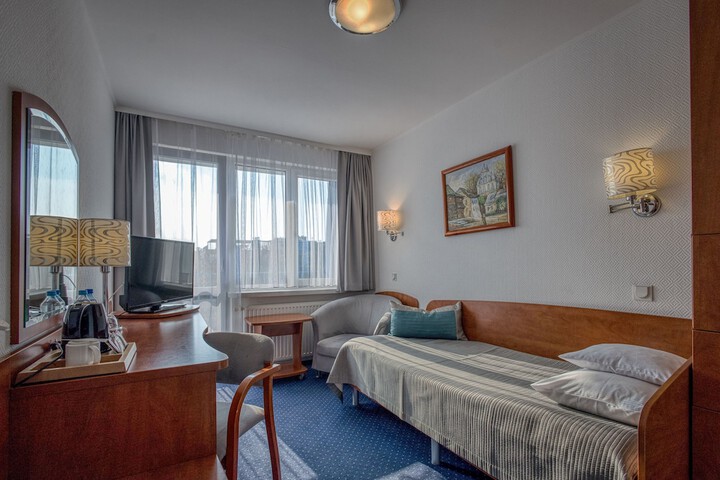 Room 10 of 41