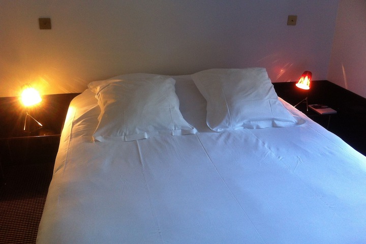 Room 10 of 37
