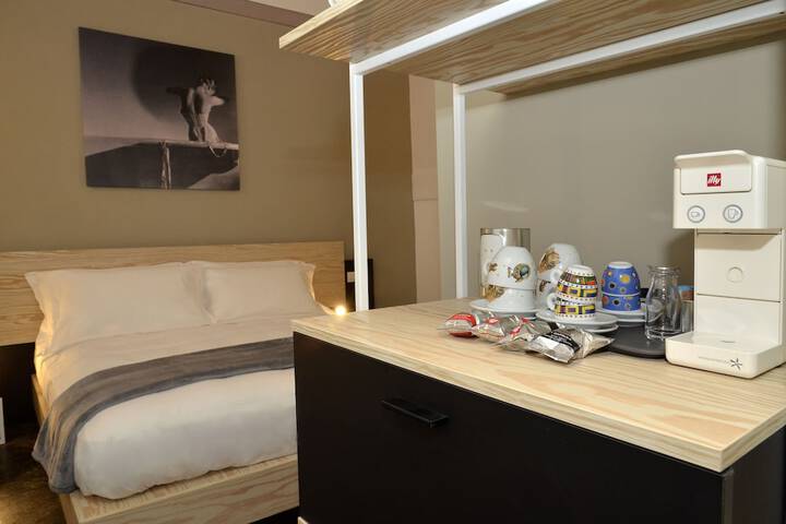 Room 6 of 63