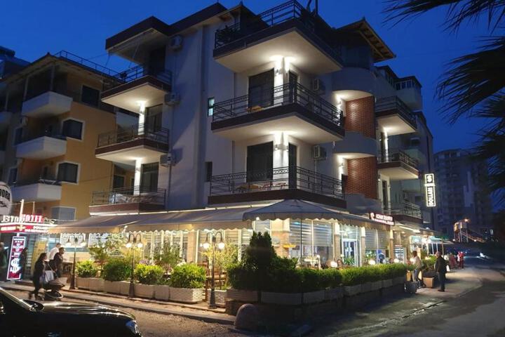 Hotel Dollari
