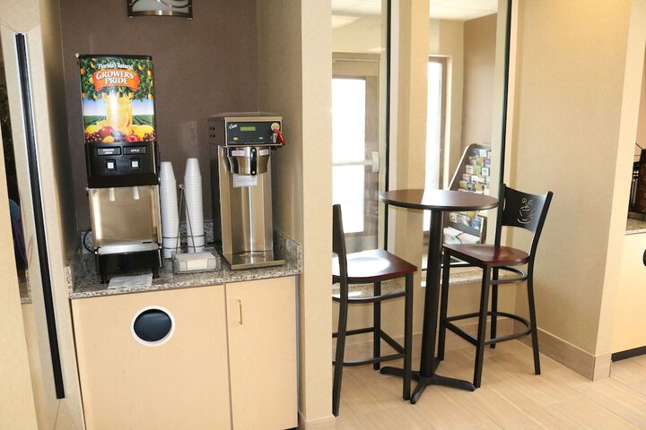 Breakfast/Coffee Service 30 of 35