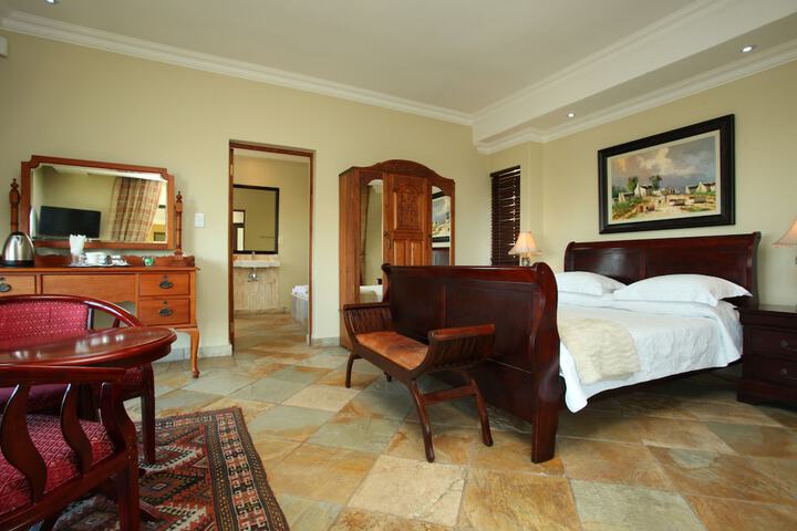 Room 8 of 11