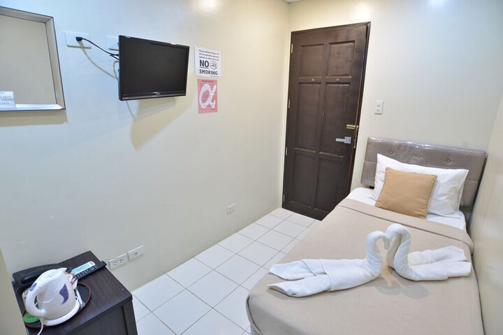 Room 12 of 36