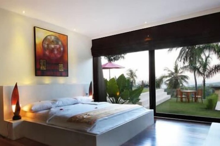 Room 8 of 31