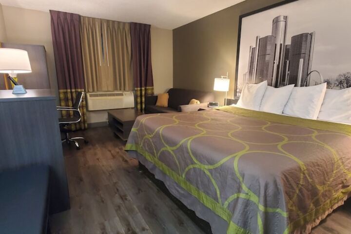 1 King Bed (16 of 16)