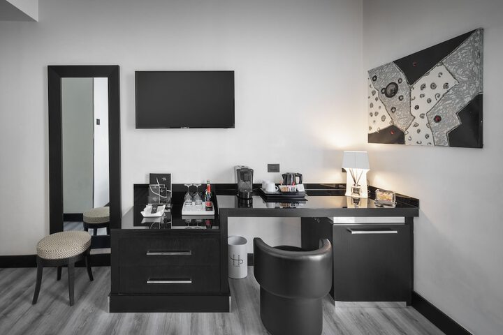 Room 4 of 34