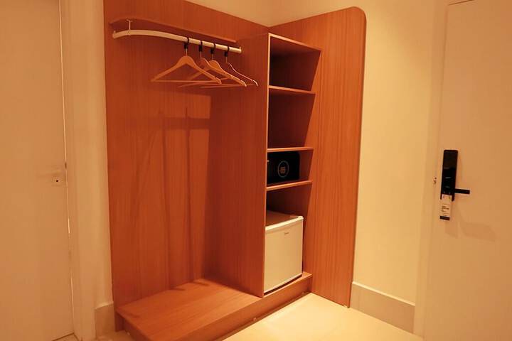 Room 15 of 53